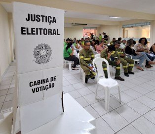 Cabina de votação da Justiça Eleitoral